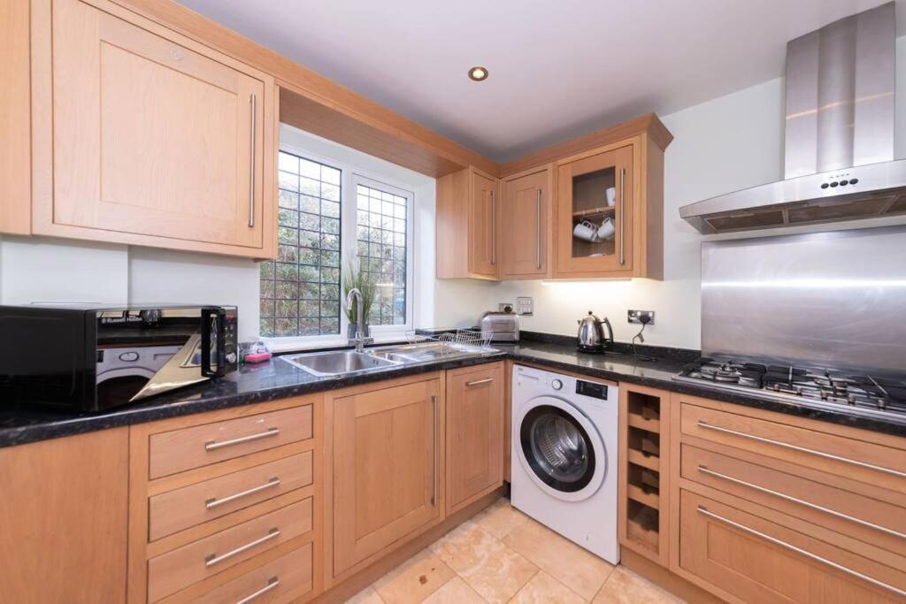 Ratby House - Spacious 3 Bed With Garden & Parking Earley Exteriér fotografie